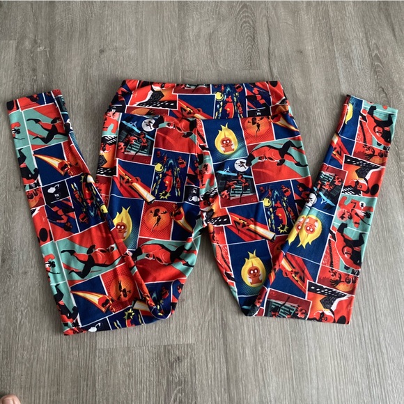 🦸🏻‍♀️ Disney Incredible Comic Book Lularoe OS Leggings - Picture 2 of 6